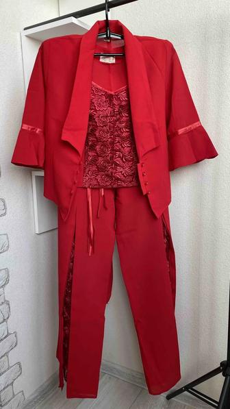 Костюм вечерний, 44 размер