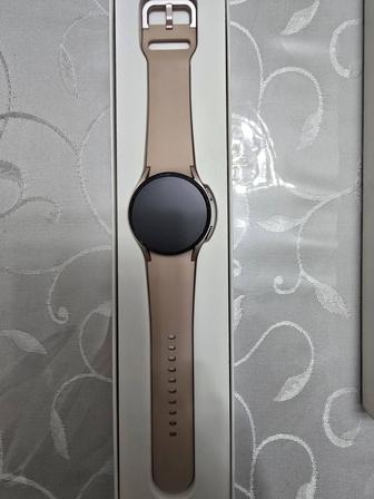 Samsung Galaxy Smart watch 4 Розовое золото