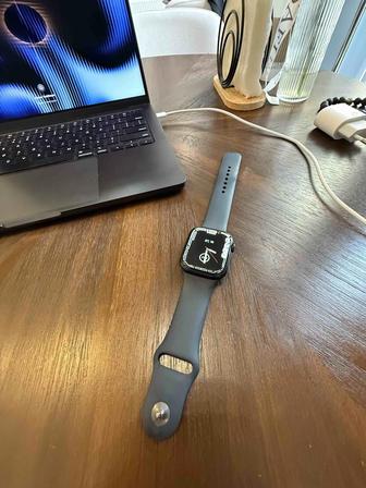 Apple Watch 9 GPS M/L 45 мм синий-черный