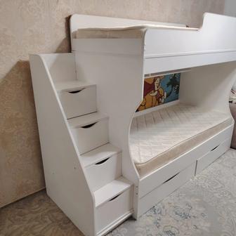 Продам 2х ярусную кровать