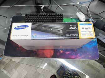 3D Blueray/DVD плеер новый/полный комплект/все работает.