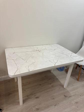 Стол кухонный