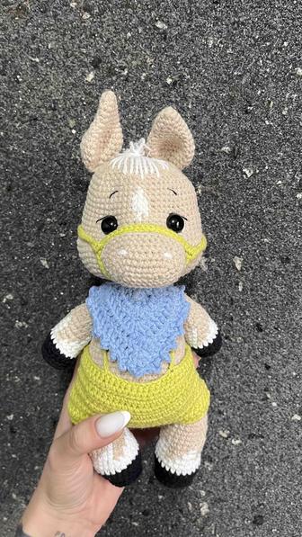 Вязаная игрушка ручной работы