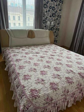 Продам кровать двухспальную. С матрасом.