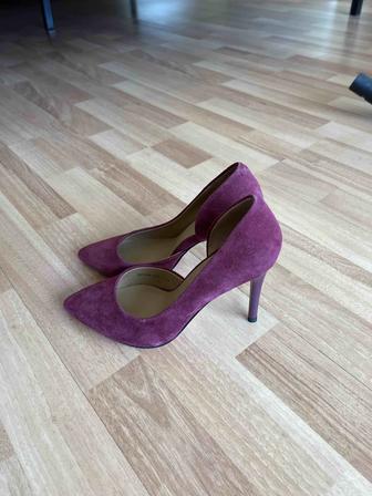 Продам новые туфли 34-35р