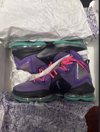 Баскетбольные кроссовки Nike LeBron 19 (XIX) EP