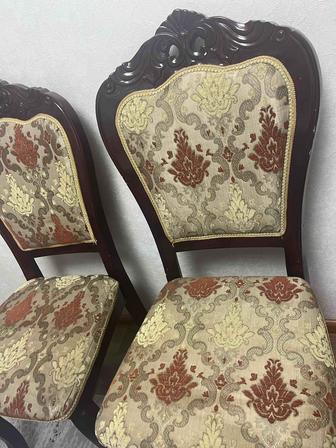 Продается стол с стульями