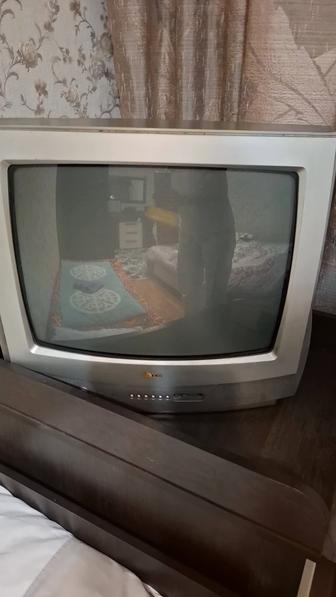 Срочно продам телевизор