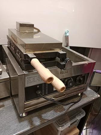 Продается аппарат для тачки с мороженым .Новый