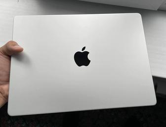 MacBook Pro 14 M3 Pro 18/512