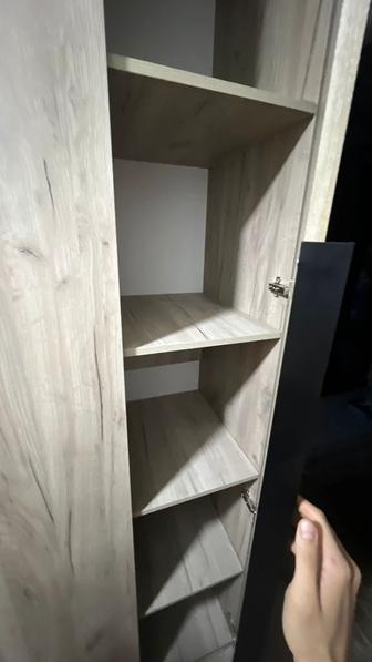 Шкаф почти новый, высокий и вместительный (80230)