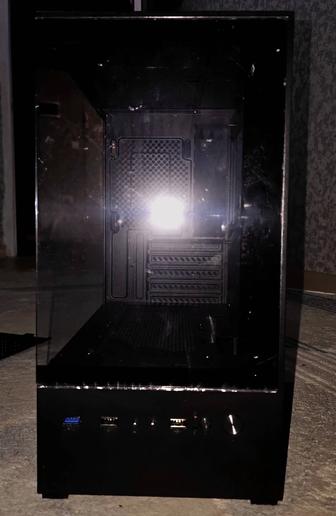 Корпус для настольного компьютера со стеклянными боковыми панелями без коло