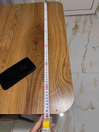 Продаю кухонный стол со стульями в хорошем состоянии.