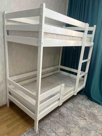 Детская двухъярусная кровать б/у