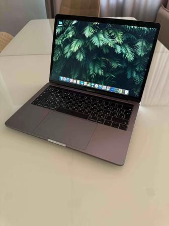MacBook Pro 13 2017 Touch Bar, 8GB / 256GB