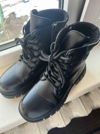 Ботинки черные, демисезонные, на флисе