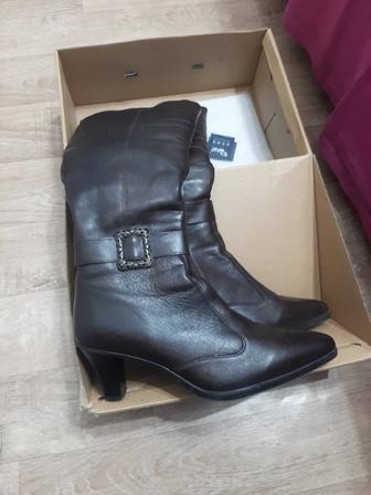 Продам зимние сапоги