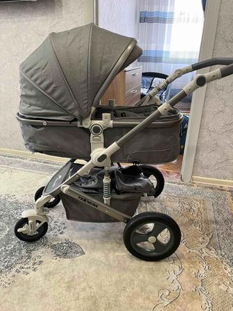 Продам коляску в хорошем состоянии за 18000