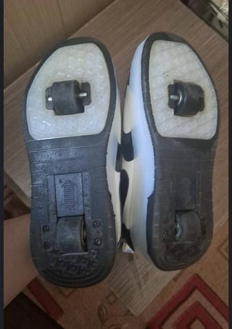 Роликовые кроссовки