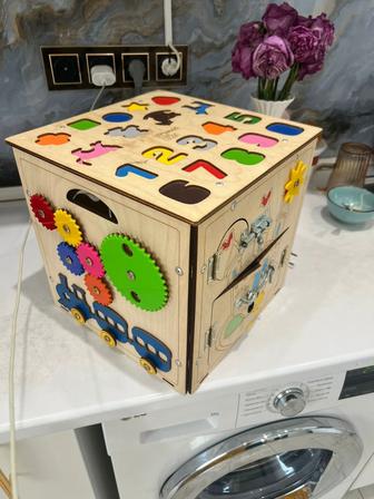 Бизиборд Iwoodbox Бизикуб Классик