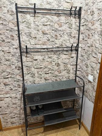 Продаю вешалку обувницу