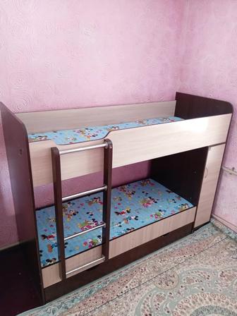 двухъярусная кровать