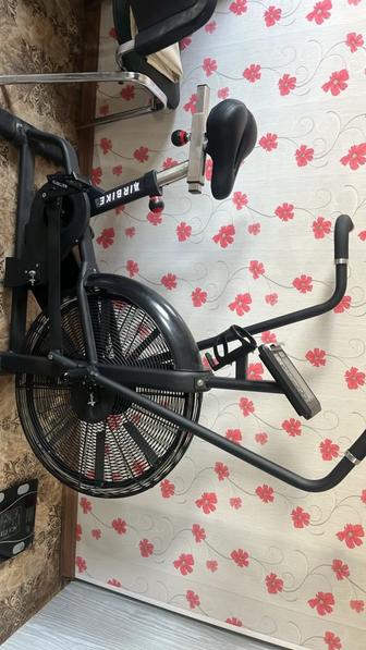 Велотренажер AIRBIKE