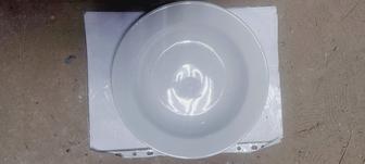 Тарелки, кружки, ложки