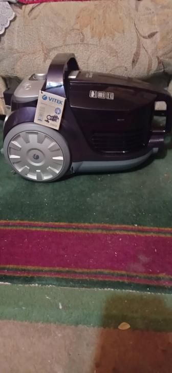 Пылесос Vitek
