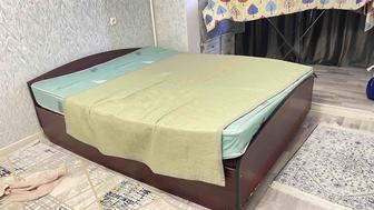 Кровать отдам даром