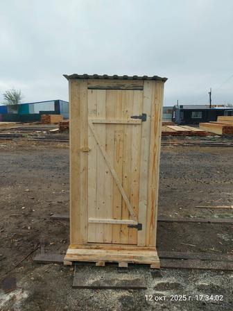 Уличные туалет деревянный