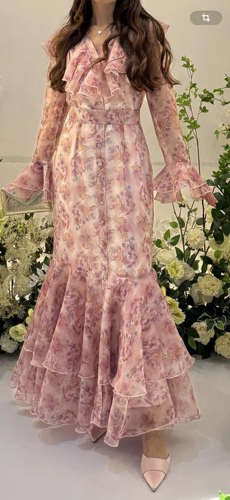 Платье и в мир и в пир