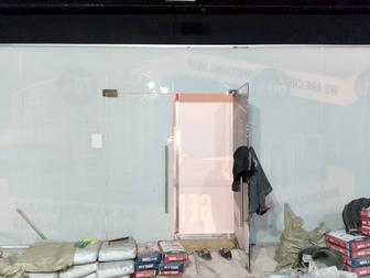 Продам стекляную перегородку