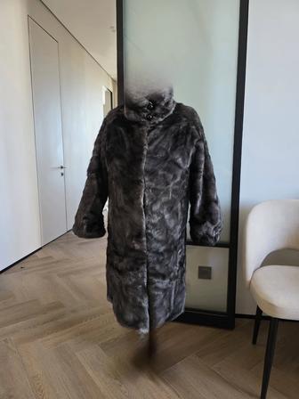 Продам женскую норковую шубу