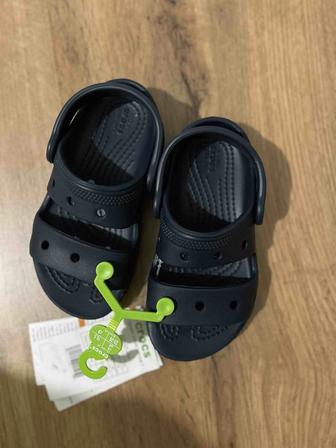 Сандалии Crocs