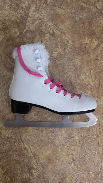 Коньки фигурные женские
