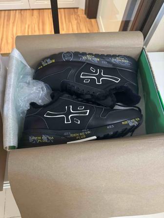 Продаются кроссовки