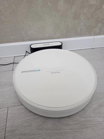 Умный робот-пылесос Tefal