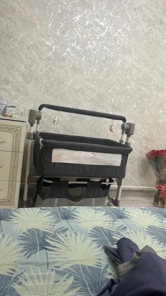 Отдам даром детскую кровать.