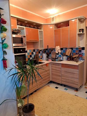 Продается кухонный гарнитур