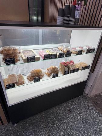 Продам витрину