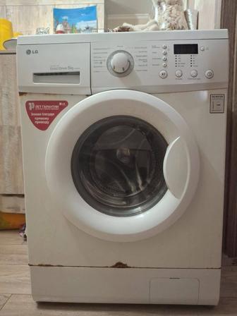 Продам стиральную машинку б/у на запчасти