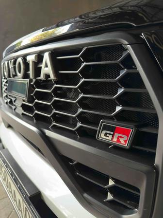 Сетка в решетку радиатора и бампер