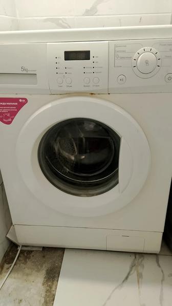 Продам стиральную машину LG на запчасти недорого