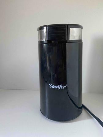 Кофемолка Sonifer SF-3526 черный
