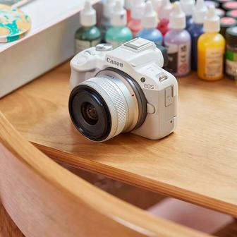 Продам Canon R50 (белый) срочно!