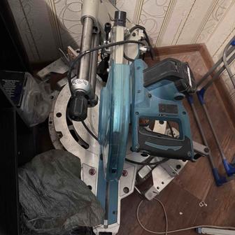 Продается Торцевая пила консольного типа Макита LS1219L