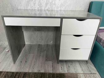 Продам стол письменный