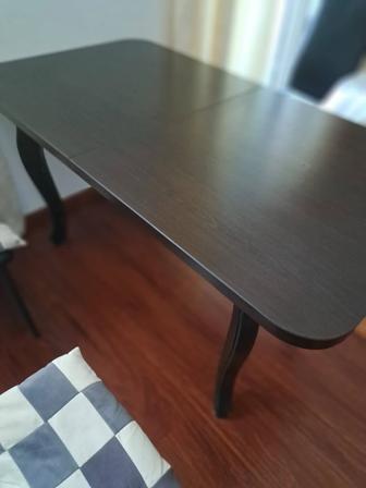 Стол и стулья