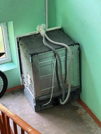 Отдам посудомоечную машинку даром